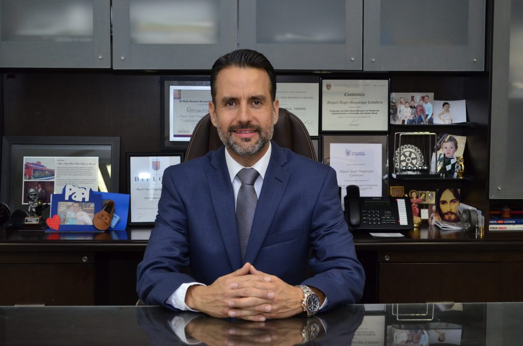 Lic. Miguel Ángel Maguregui Caballero, notario suplente